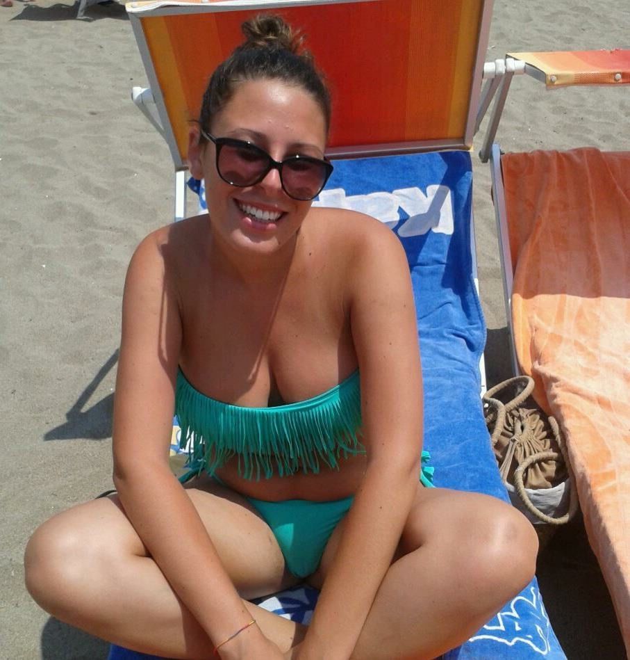 une salope pour 3 salope en bikini une salope pour 3 salope en bikini